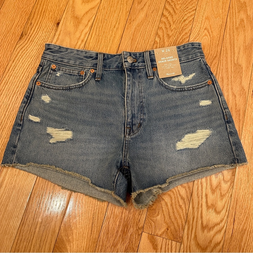 Madewell Relaxed Mid Rise Denim Shorts in Renfield Wash: Destructed Edition